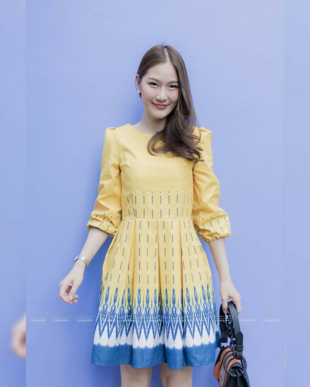 เดรสซิปหลังสีสวยสดลายเส้นคมชัด