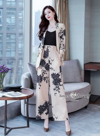 เซ็ทเสื้อสูทกางเกง งานเกาหลีชุดพิมพ์ลายดอกไม้สีดำ
