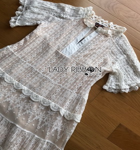 Lady Ribbon Chic Ivory Lace Maxi Dress