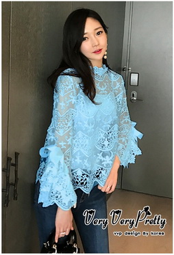 เสื้อลูกไม้ทรงคอตั้งสวยหวานค่ะ ตัวเสื้อทรงปล่อย