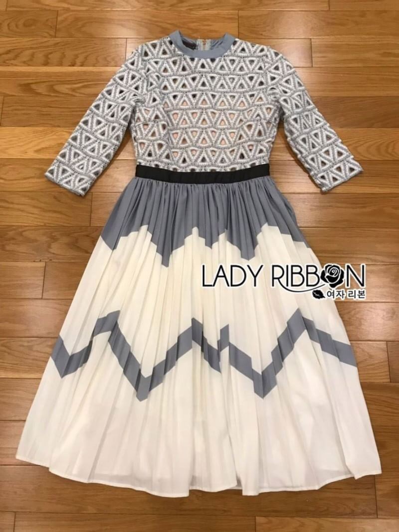 Skirt Dress เดรสผ้าลูกไม้ลายสามเหลี่ยมกระโปรงพลีท