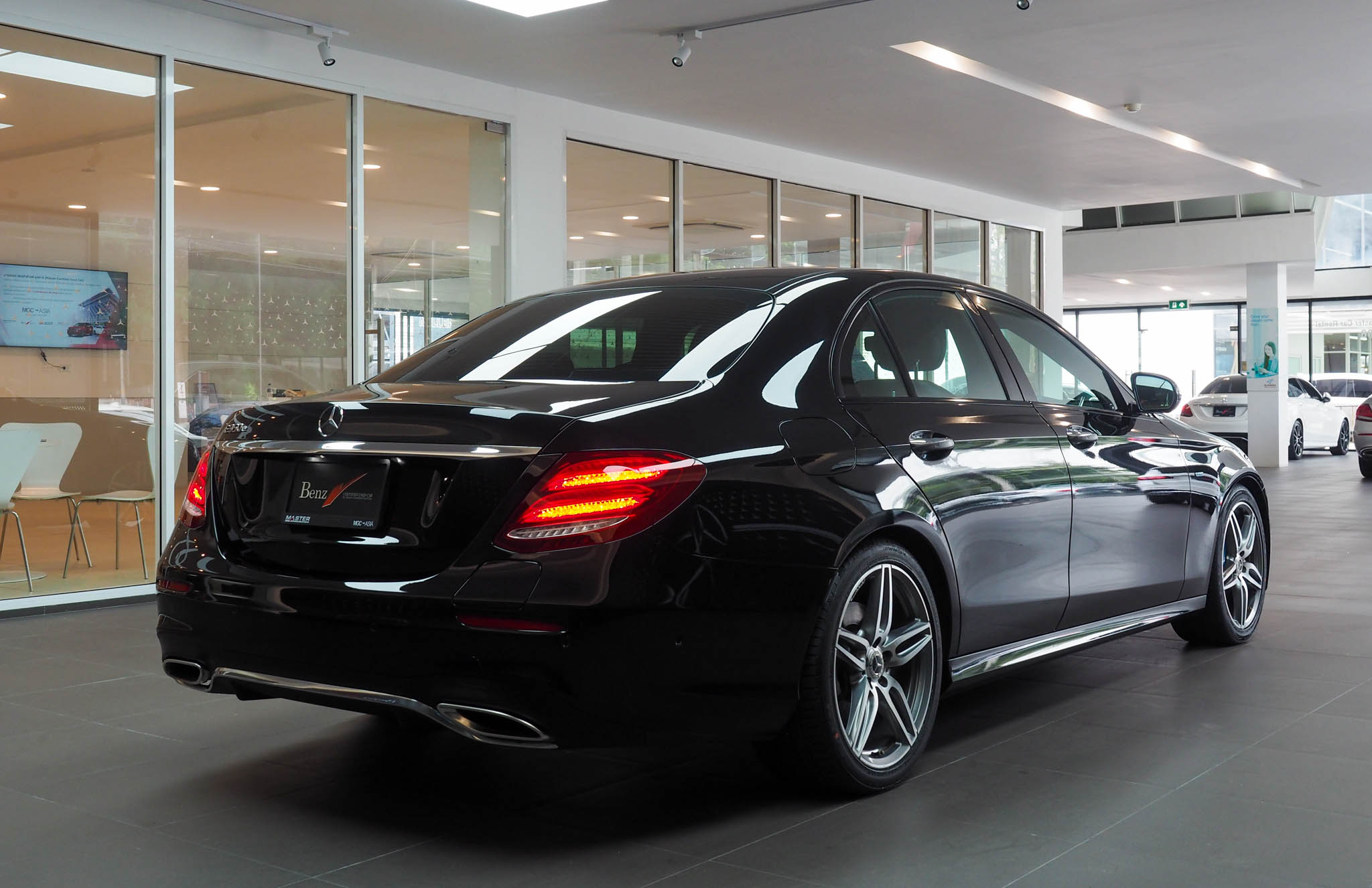 จองแล้ว E350e AMG Plug in Hybrid W213