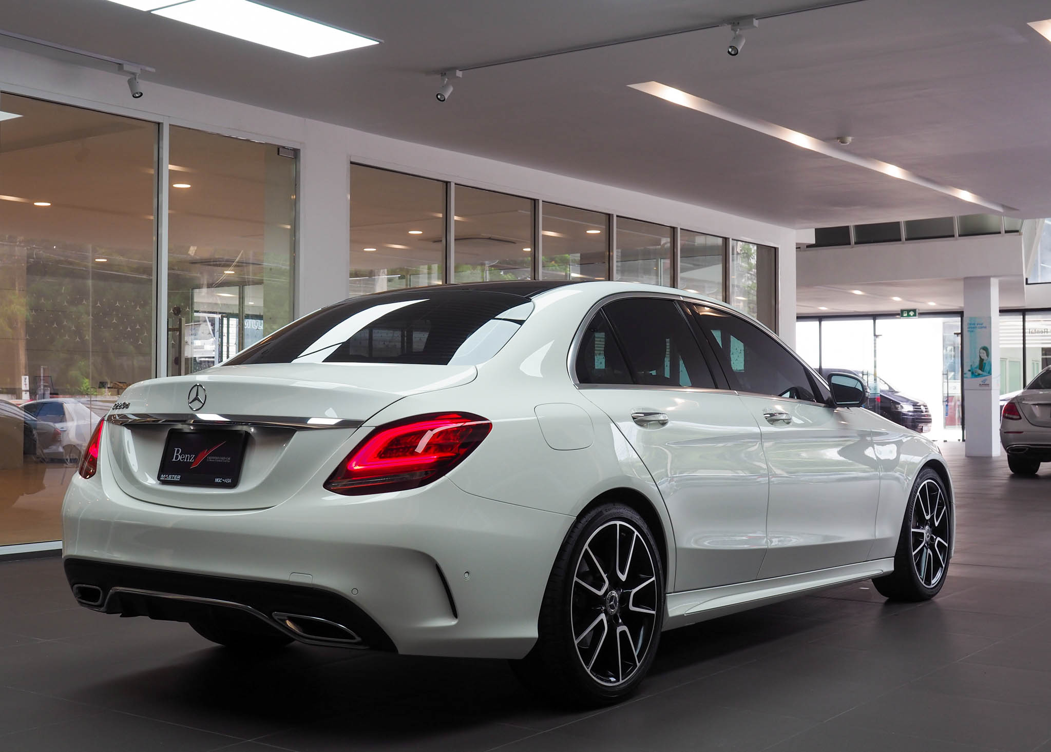 จองแล้ว C220d AMG Dynamic W205