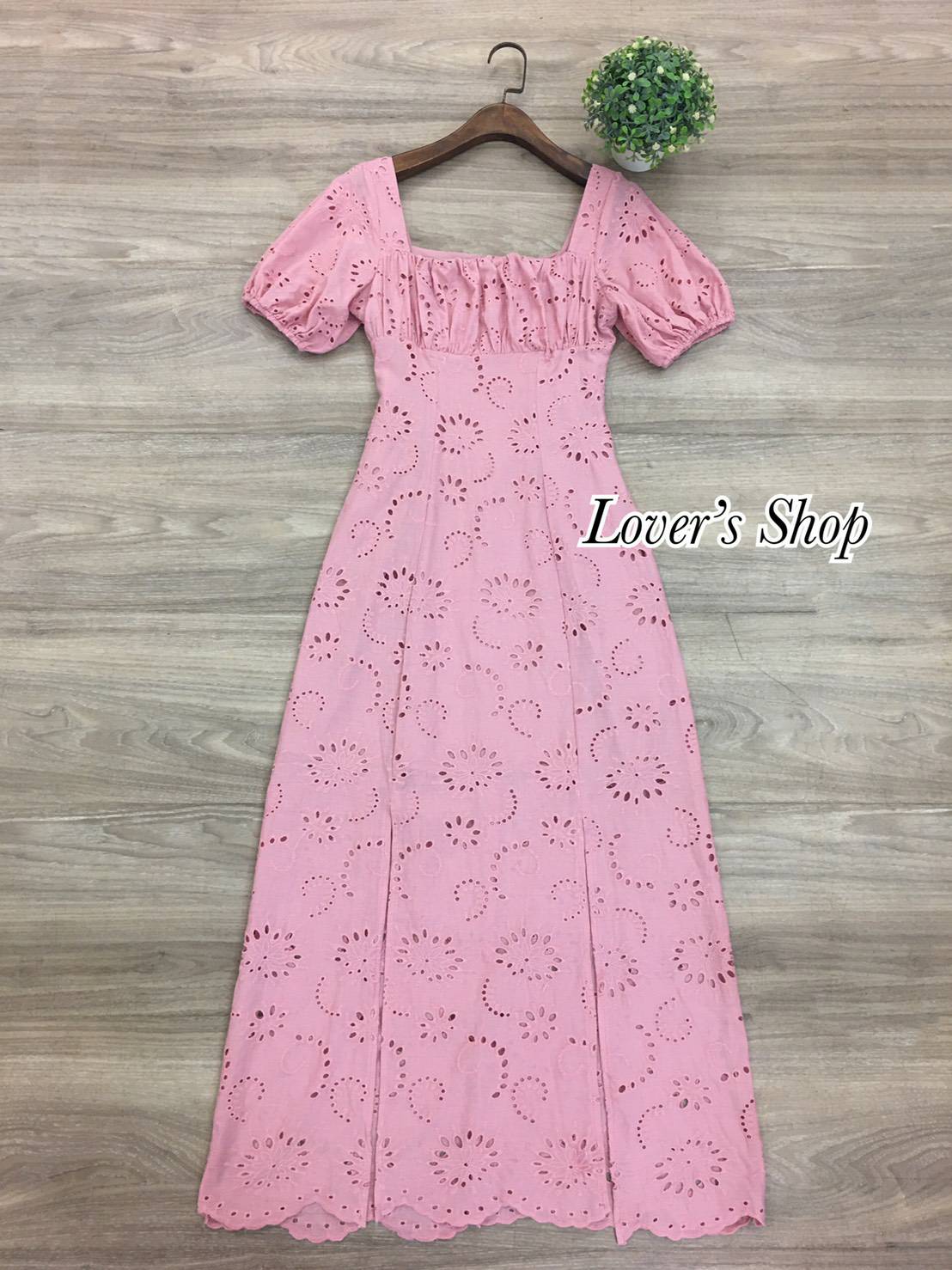 เดรสลูกไม้ทรงน่ารักชายกระโปรงผ่า