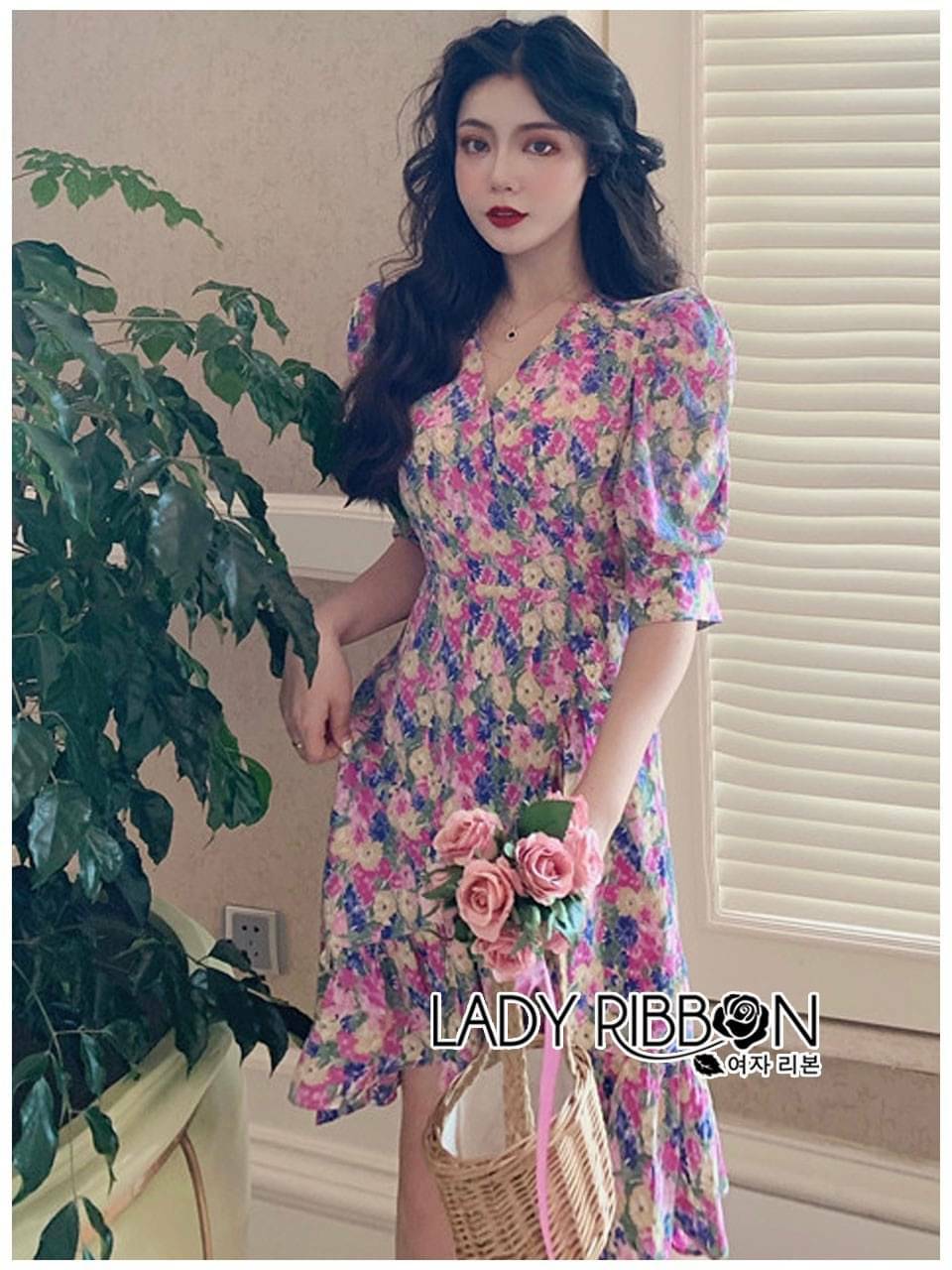 เดรสผูกเอวเข้ารูปพอดีตัวลายดอกไม้