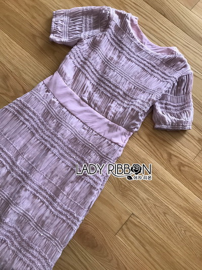 เดรสสีชมพูแขนสั้นจับสม็อคตกแต่งระบาย