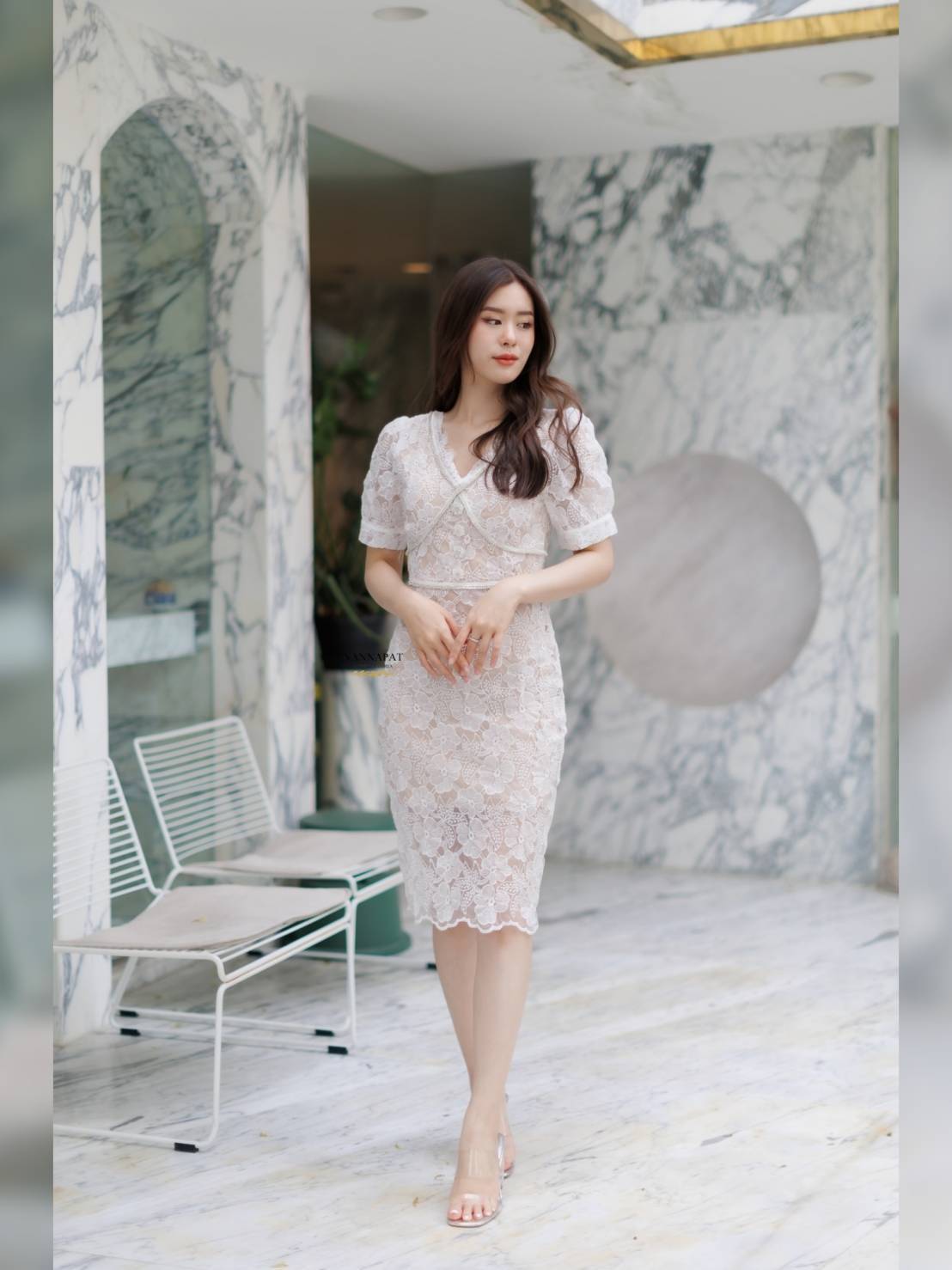 เดรสแต่งสวยเพชร ติดกระดุมน่ารัก