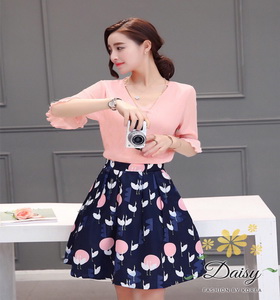 เสื้อผ้าแฟชั่นเกาหลีสวยๆชุดเซท เสื้อ+กระโปรง