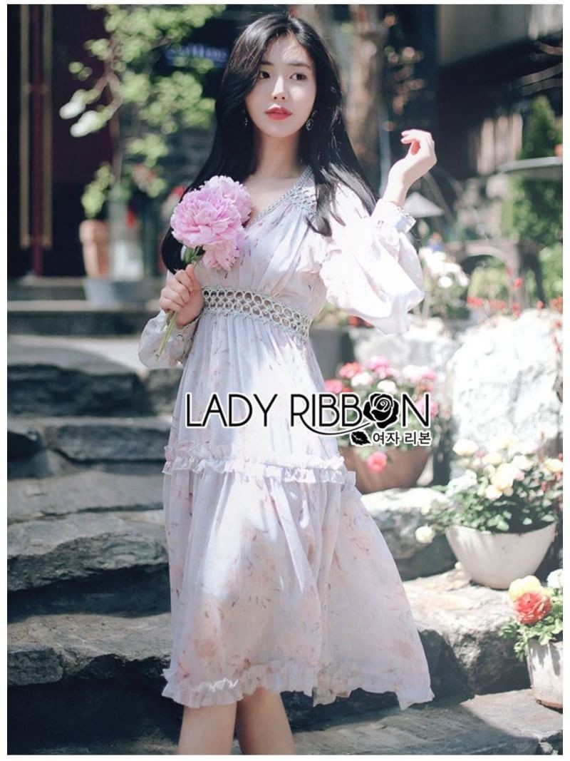 Dress เดรสผ้าชีฟองพิมพ์ลายดอกไม้ตกแต่งระบายสไตล์เฟมินีน