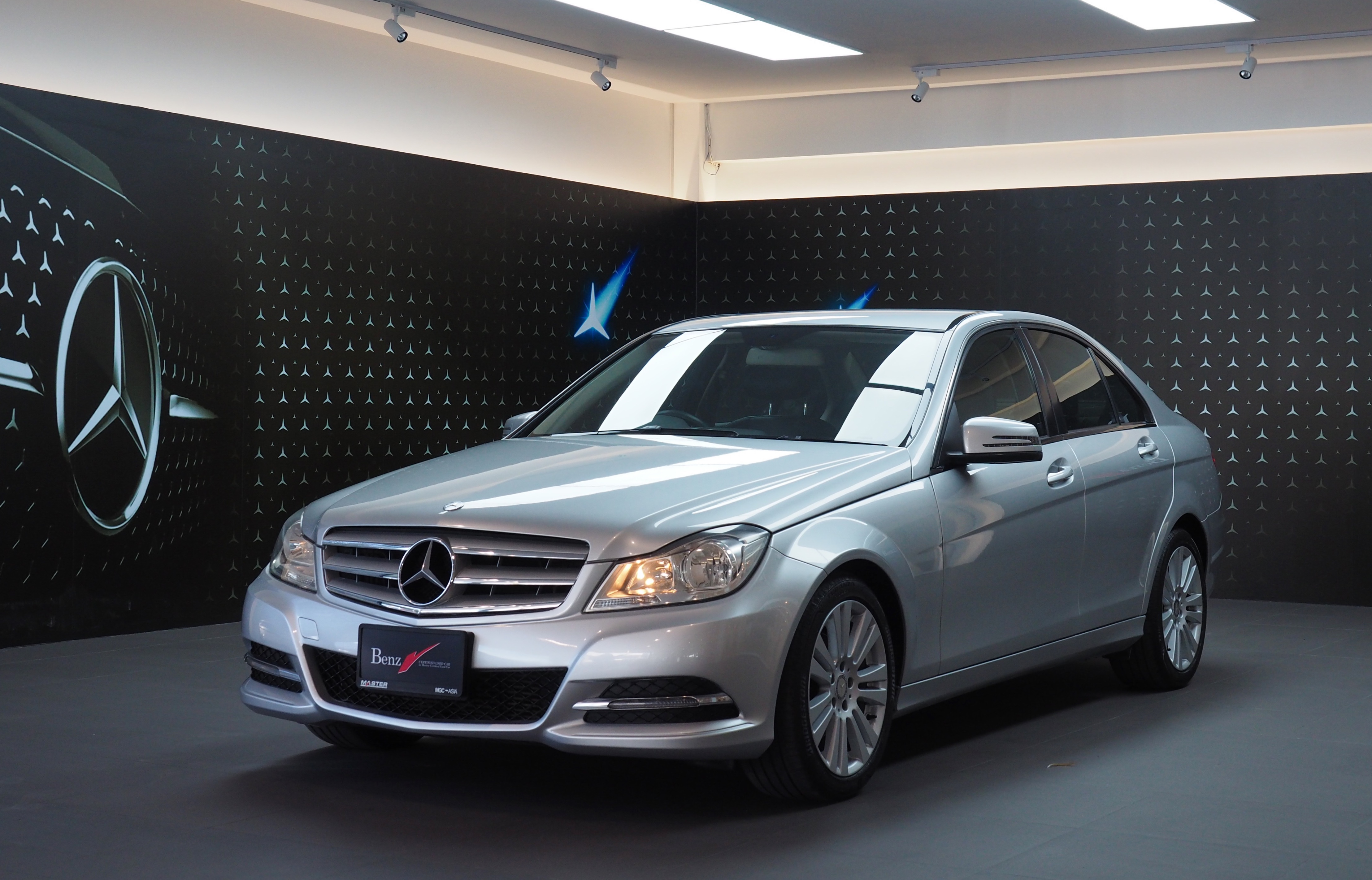 จองแล้ว C200 CGI Style W204