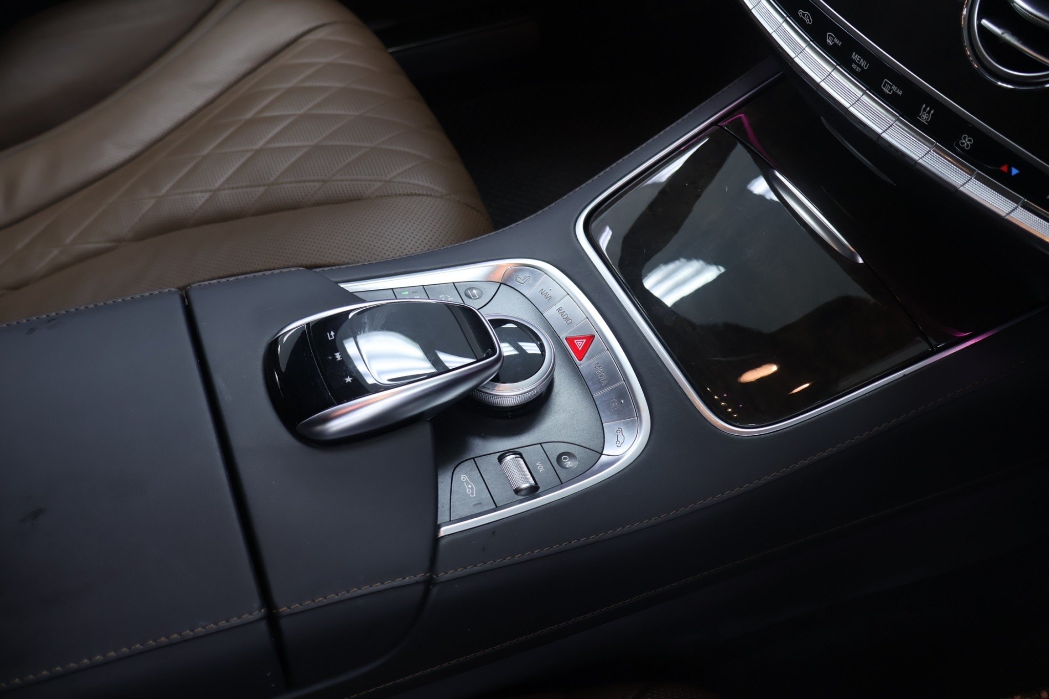 จองแล้ว S500e AMG Premium W222