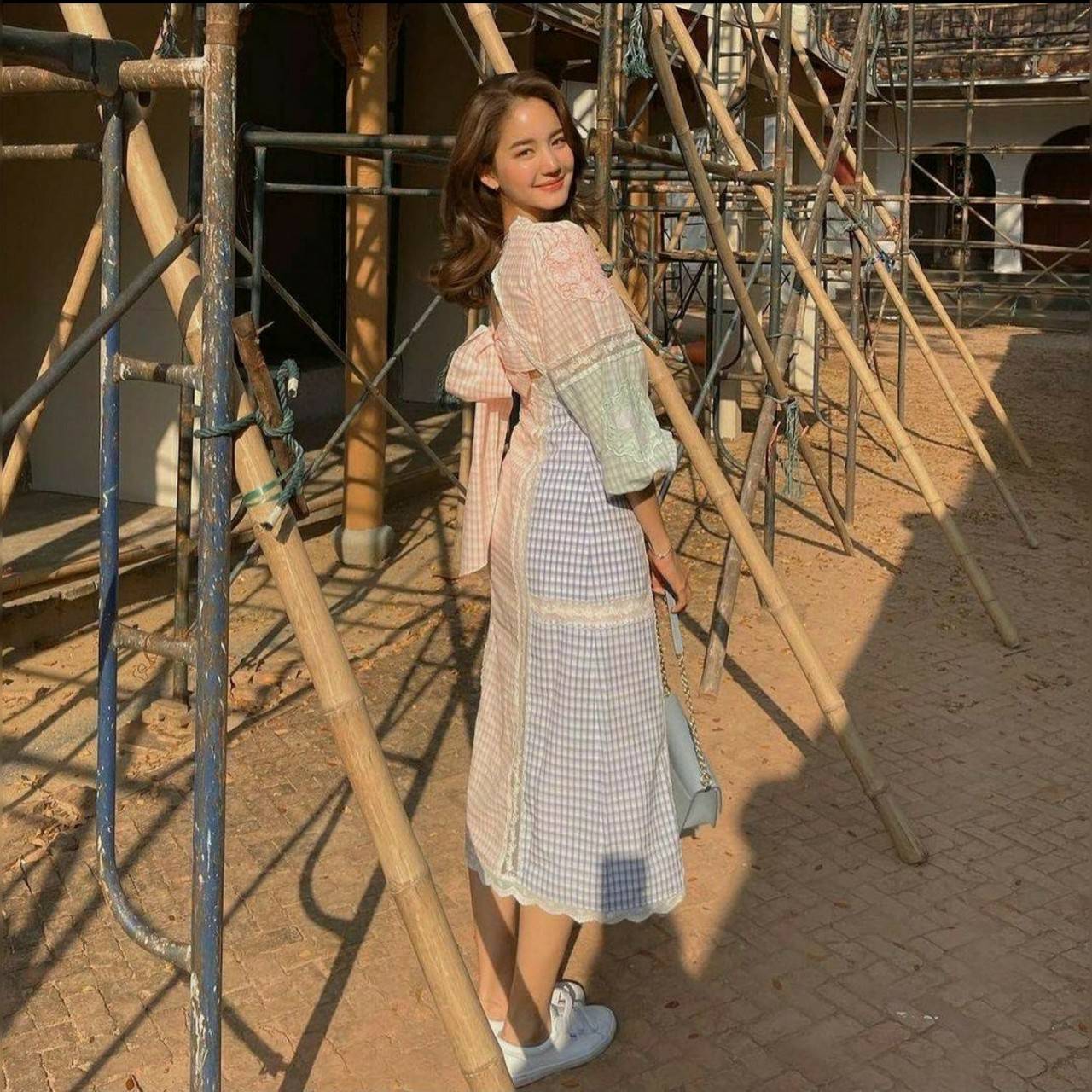 ชุดเดรสซิปหลัง พร้อมผูกโบว์หลังน่ารัก