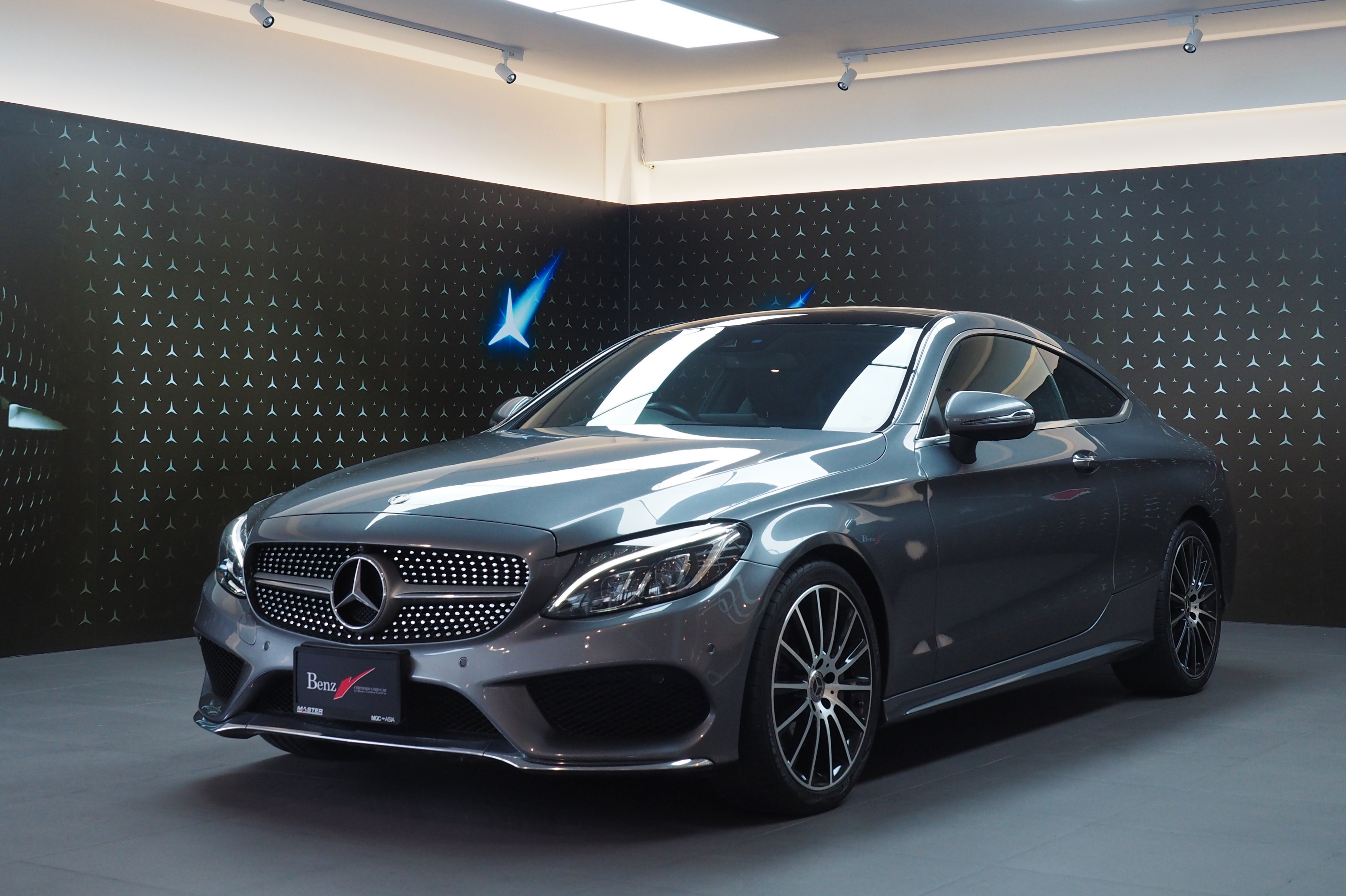 จองแล้ว C250 Coupe AMG W205