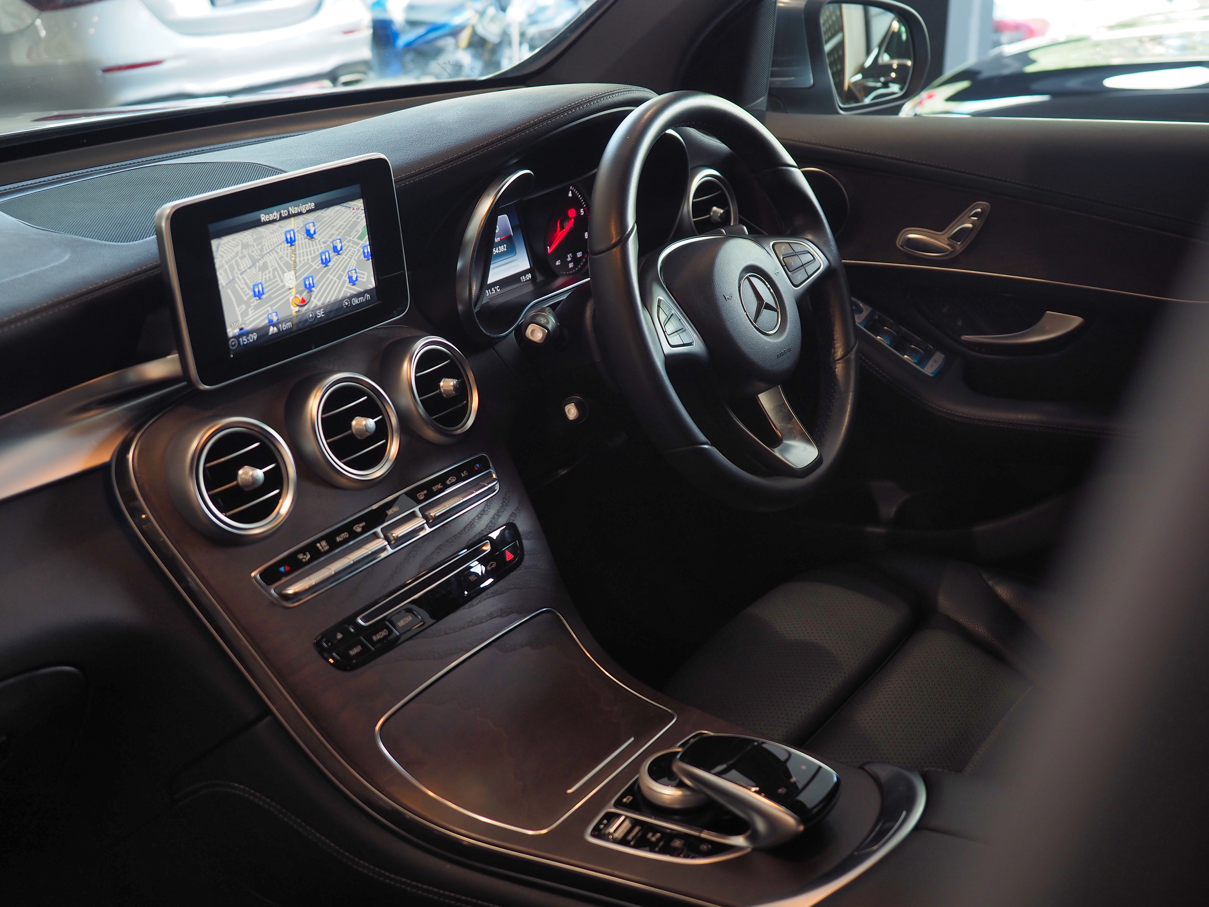 จองแล้ว GLC250d Off Road 4MATIC W253