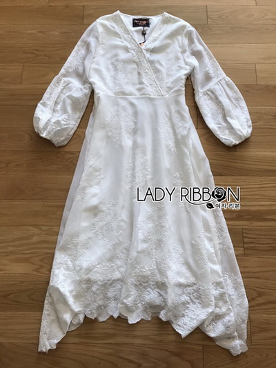 เดรสยาวผ้าเครปและลูกไม้สีขาวสไตล์วินเทจ