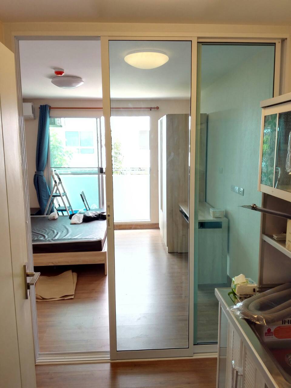 กั้นห้องนอนด้วยอลูมิเนียมสามบานพลัมคอนโดพหลโยธิน89เฟสสาม