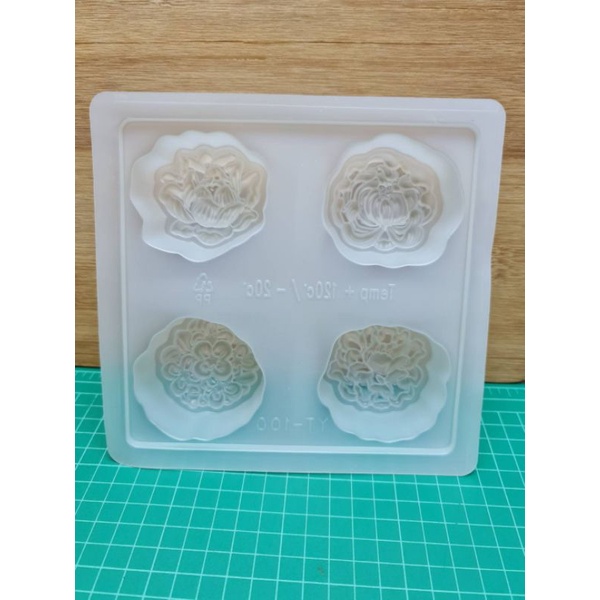 แม่พิมพ์พลาสติก ดอกไม้4ลาย พิมพ์วุ้น วุ้นแฟนซี ขนมวุ้นไหว้พระจันทร์ เจริญ12 j12