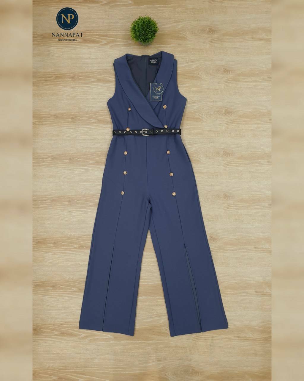 จั้มสูทแต่งกระดุมกางเกงผ่าหน้า