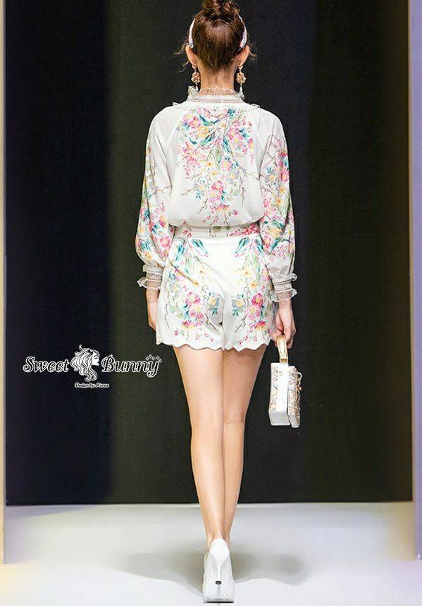 เสื้อคอตั้งขอบยางยืดระบาย