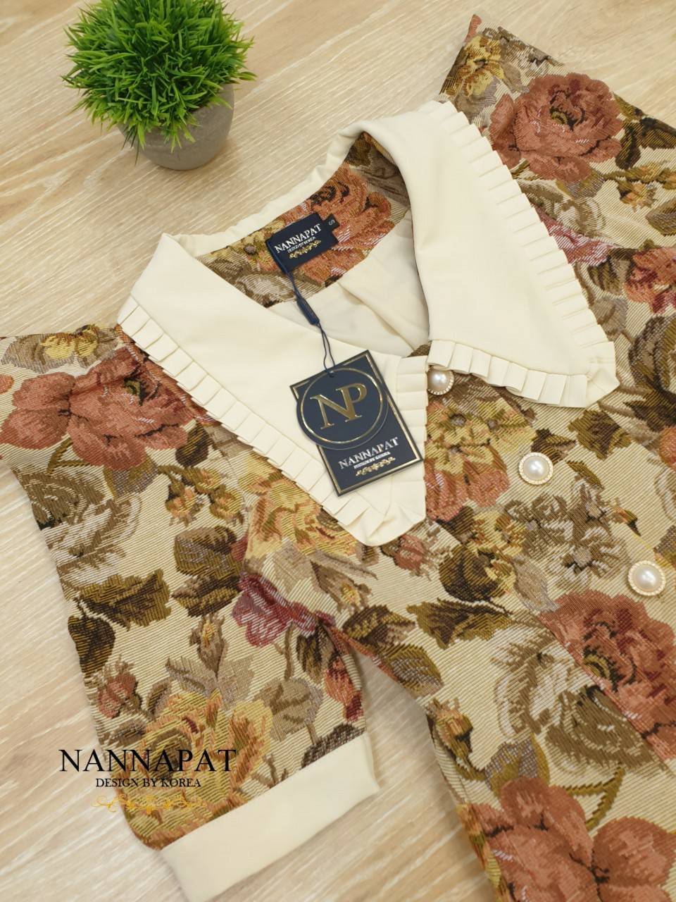 เดรสงานกระดุมหน้า ดีไซน์น่ารัก