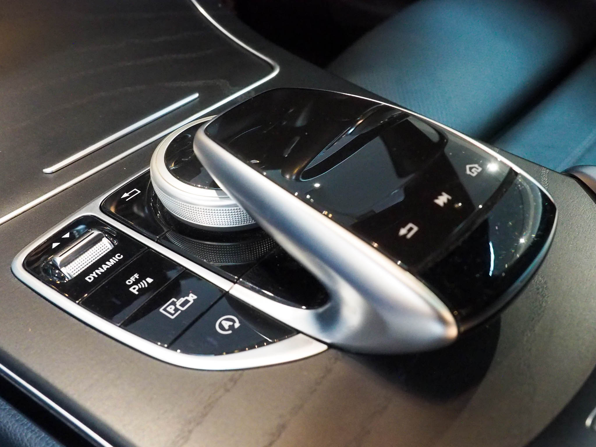 จองแล้ว C200 Coupe AMG W205