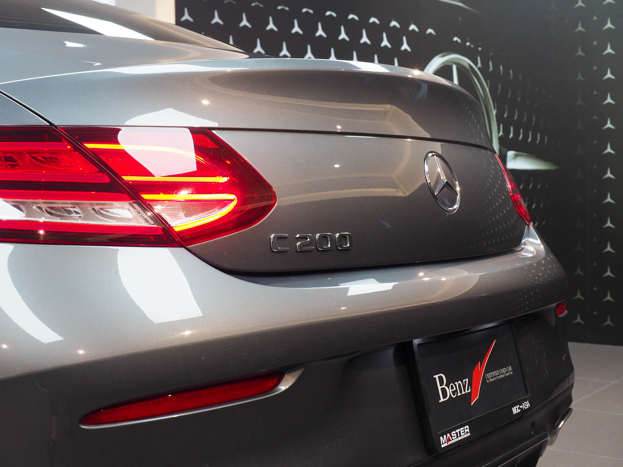 จองแล้ว C200 Coupe AMG W205