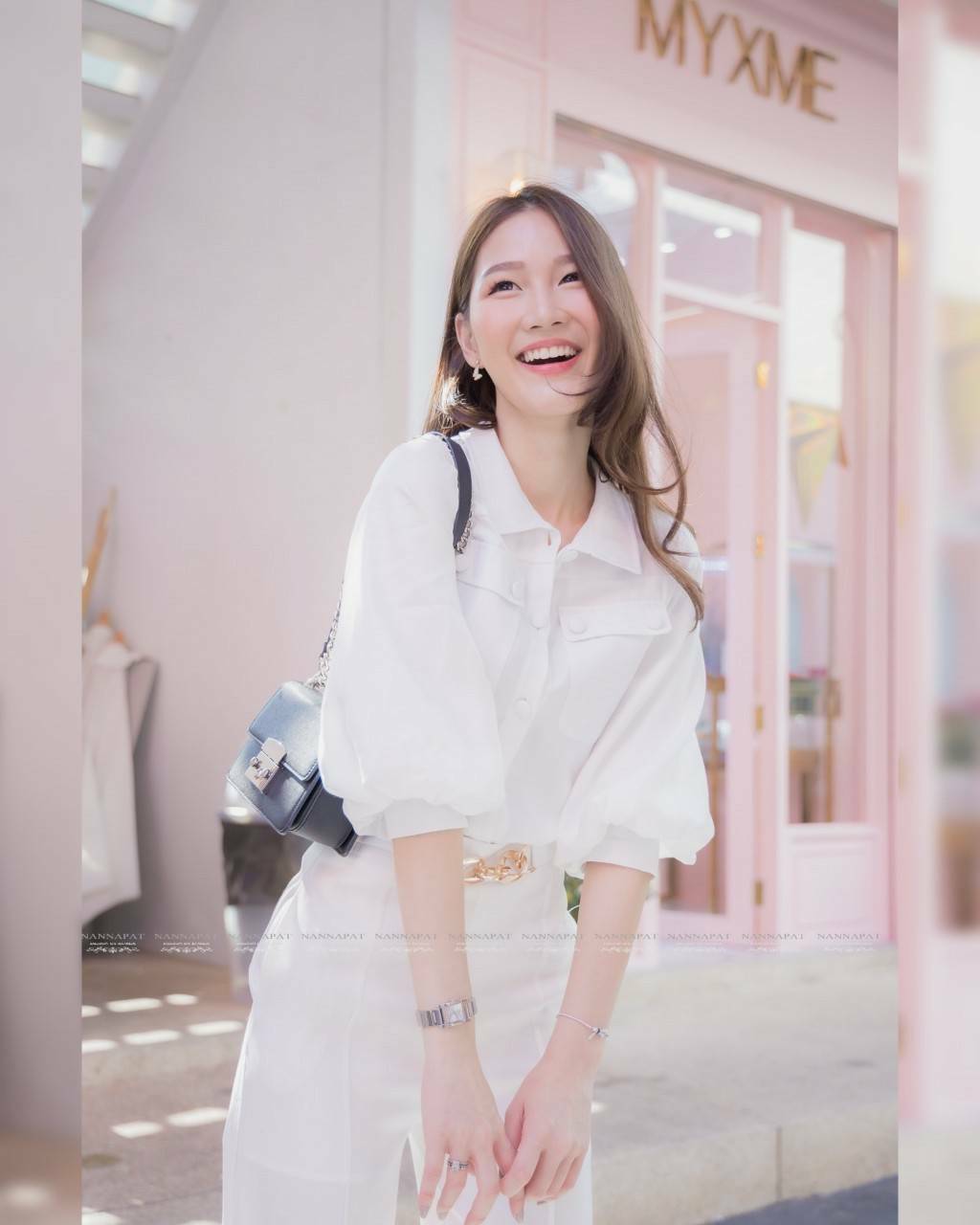 เสื้อคอปกกระดุมหน้า มีกระเป๋า กางเกงขาบาน