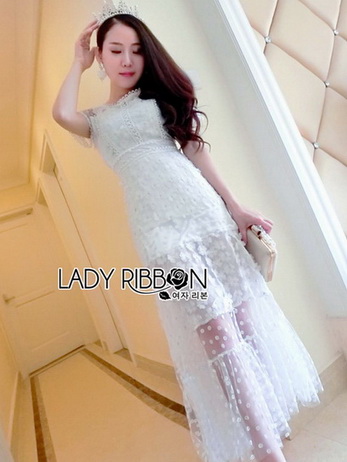 Maxi Dress เดรสยาวสีขาวปักดอกเดซี่