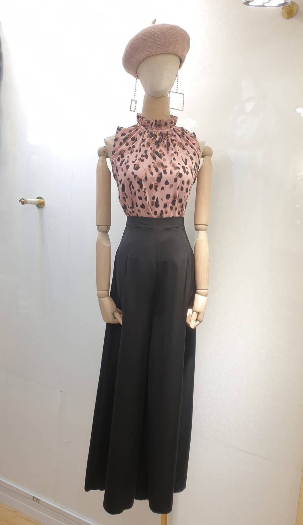 ชุดเซ็ตเสื้อแขนกุดลายเสือ