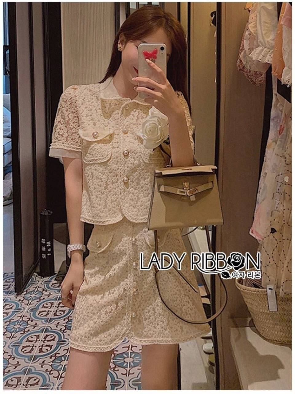 เซ็ทเสื้อและกระโปรงผ้าลูกไม้สีครีม