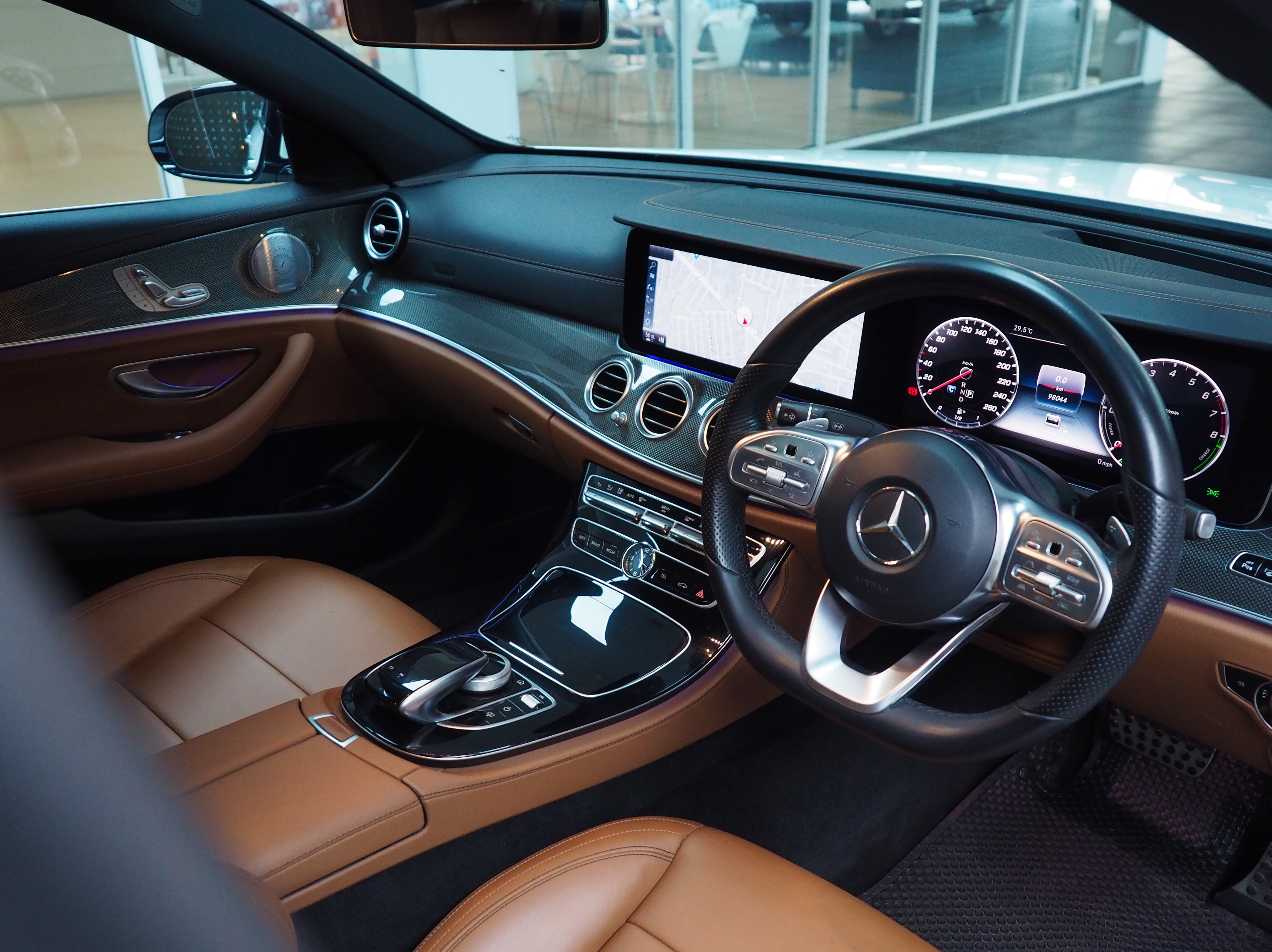 จองแล้ว E350e AMG Plug in Hybrid W213