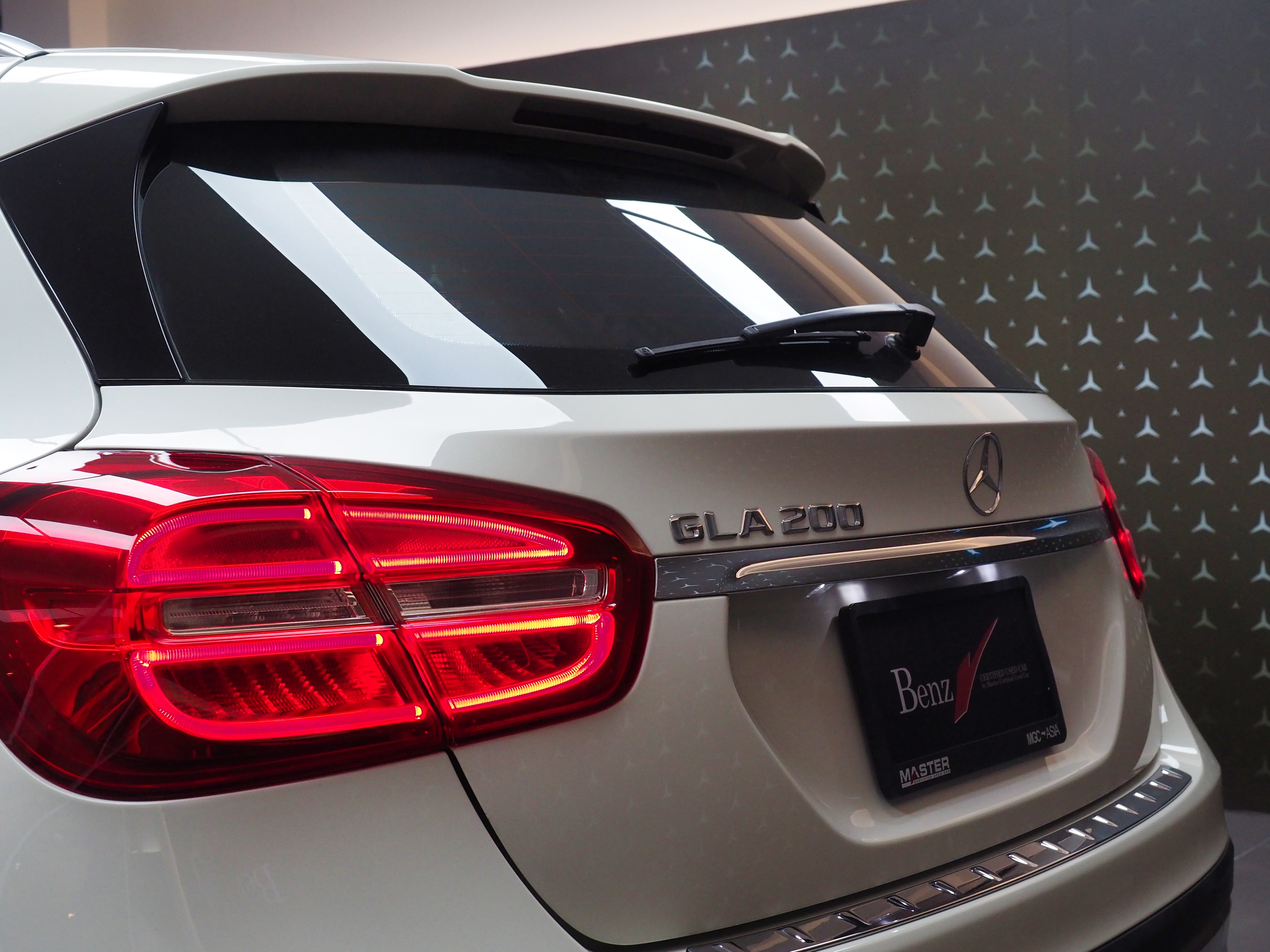 จองแล้ว GLA200 Urban W156