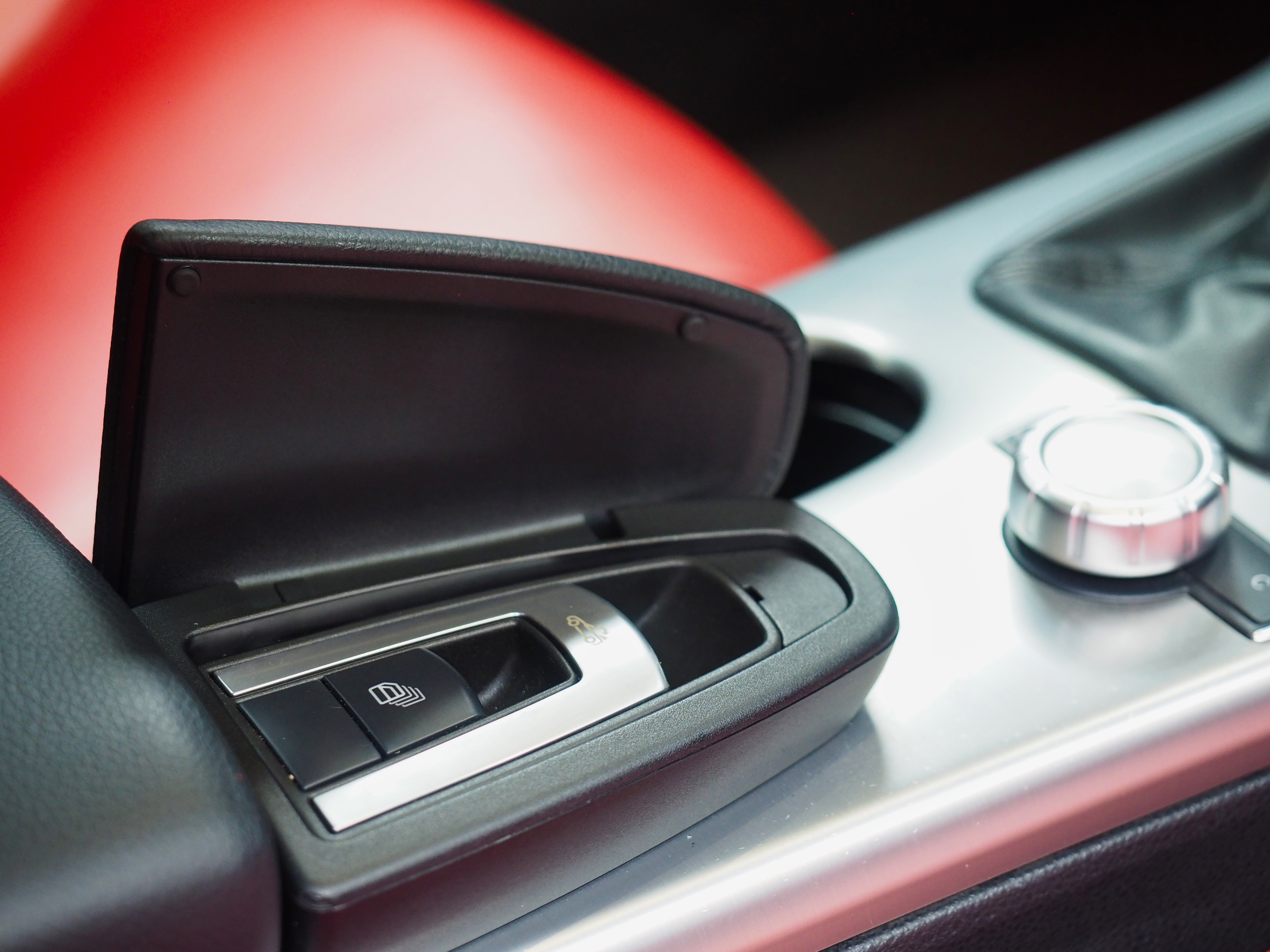 จองแล้ว SLK250 AMG R172