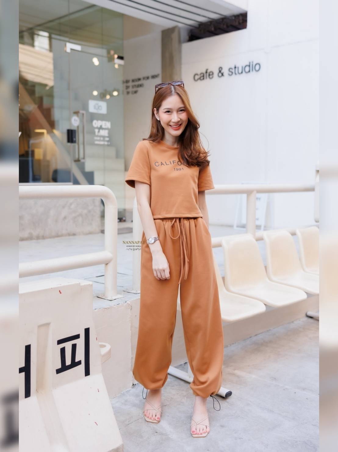 เสื้อใส่เอวไม่ลอน กางเกงเอวสม็อค มีกระเป๋าข้าง