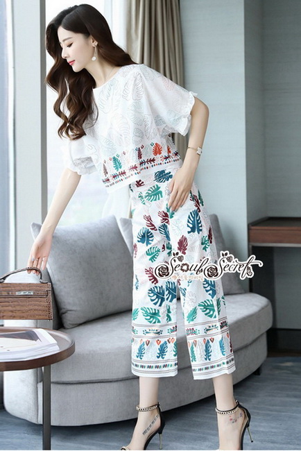 ทรงเสื้อครอปแขนเสื้อทรงปีกค้างคาว