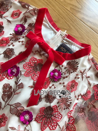 Embellished Lace Dress เดรสผ้าลูกไม้