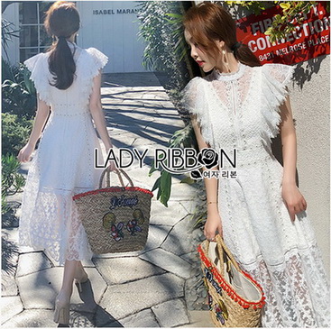 เดรสผ้าลูกไม้สีขาวทรงคอสูง