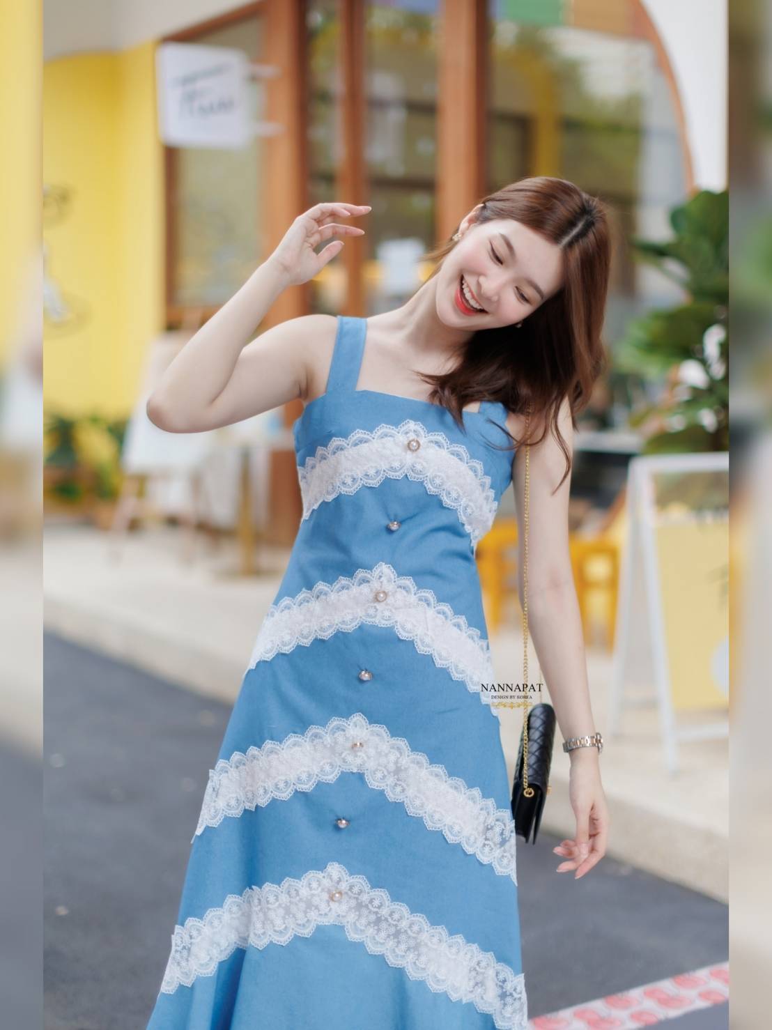 เดรสยาวงานซิปหลัง ดีไซน์ลูกไม้เป็นชั้นๆ