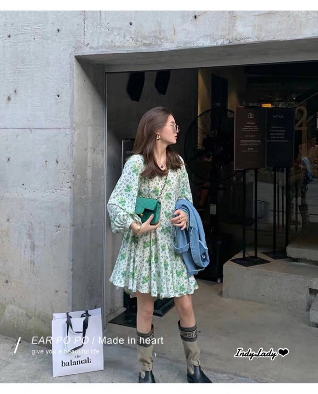 มินิเดรส แขนยาว คอวี