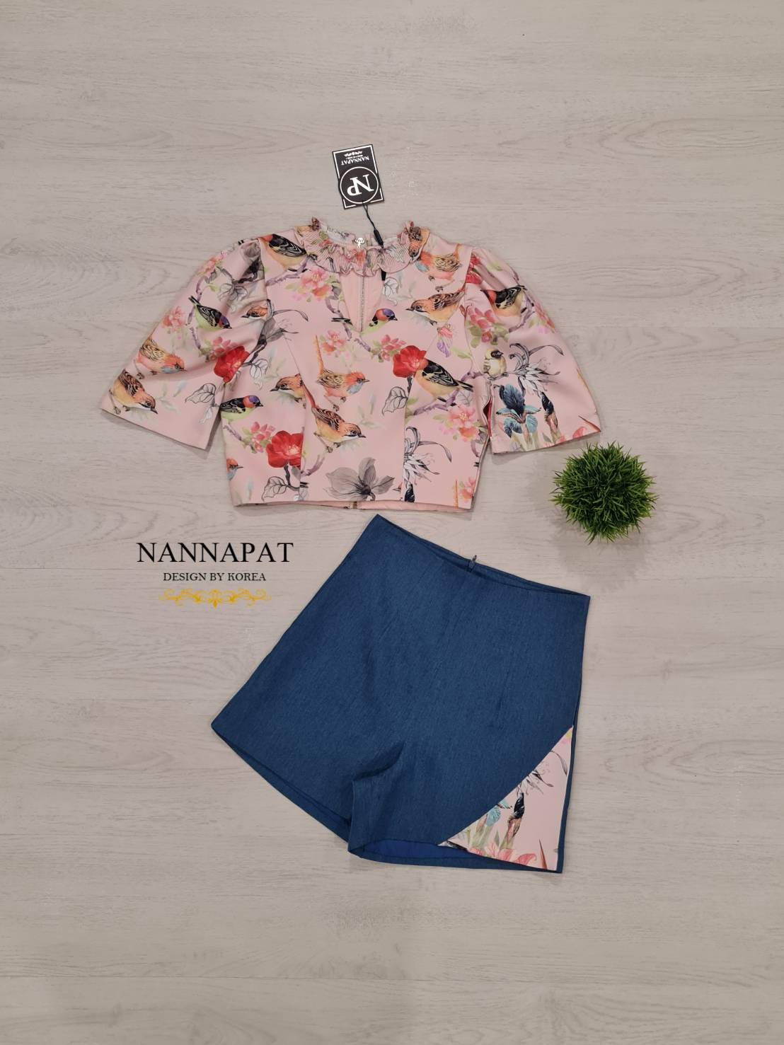 เสื้อซิปหลัง มีฟองน้ำอกด้วย