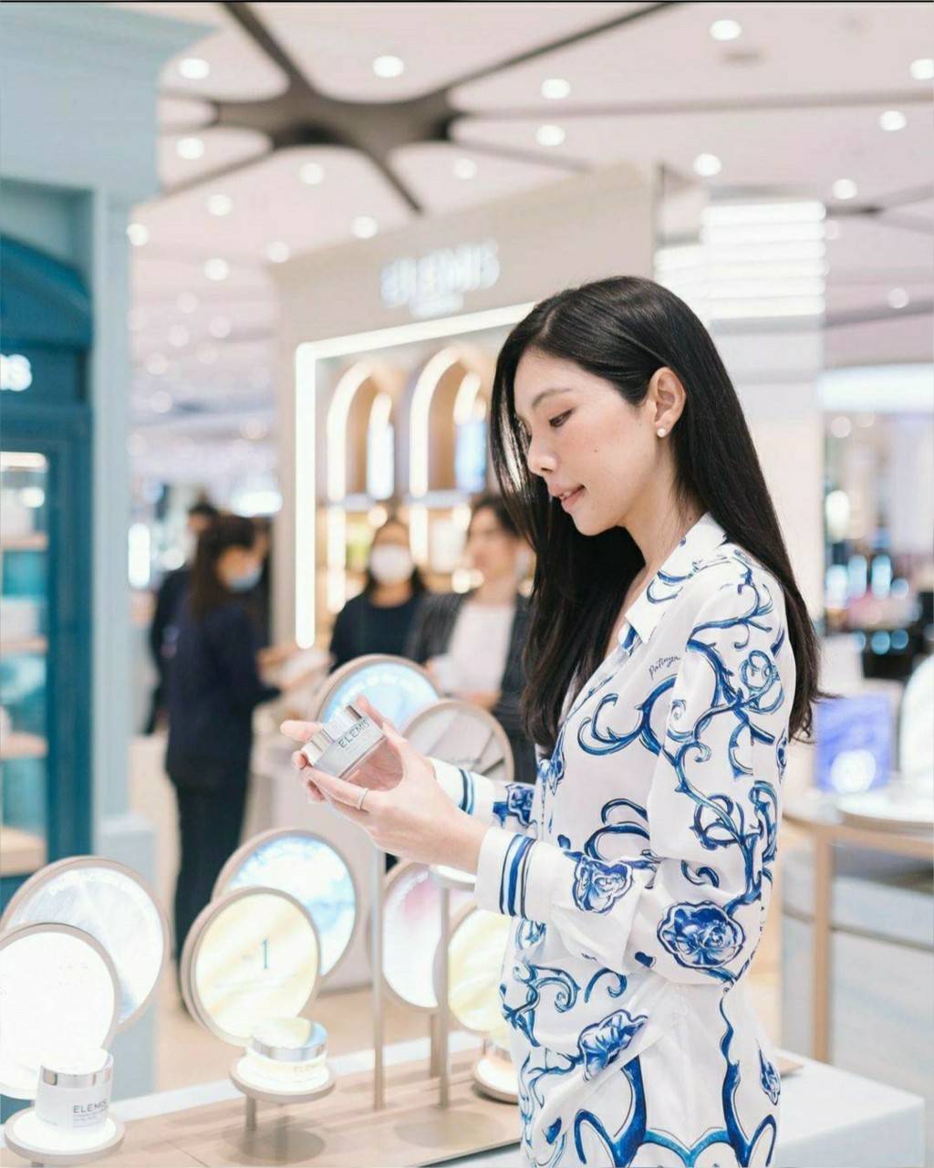 เสื้อแขนยาวคอปกกระดุมหน้า