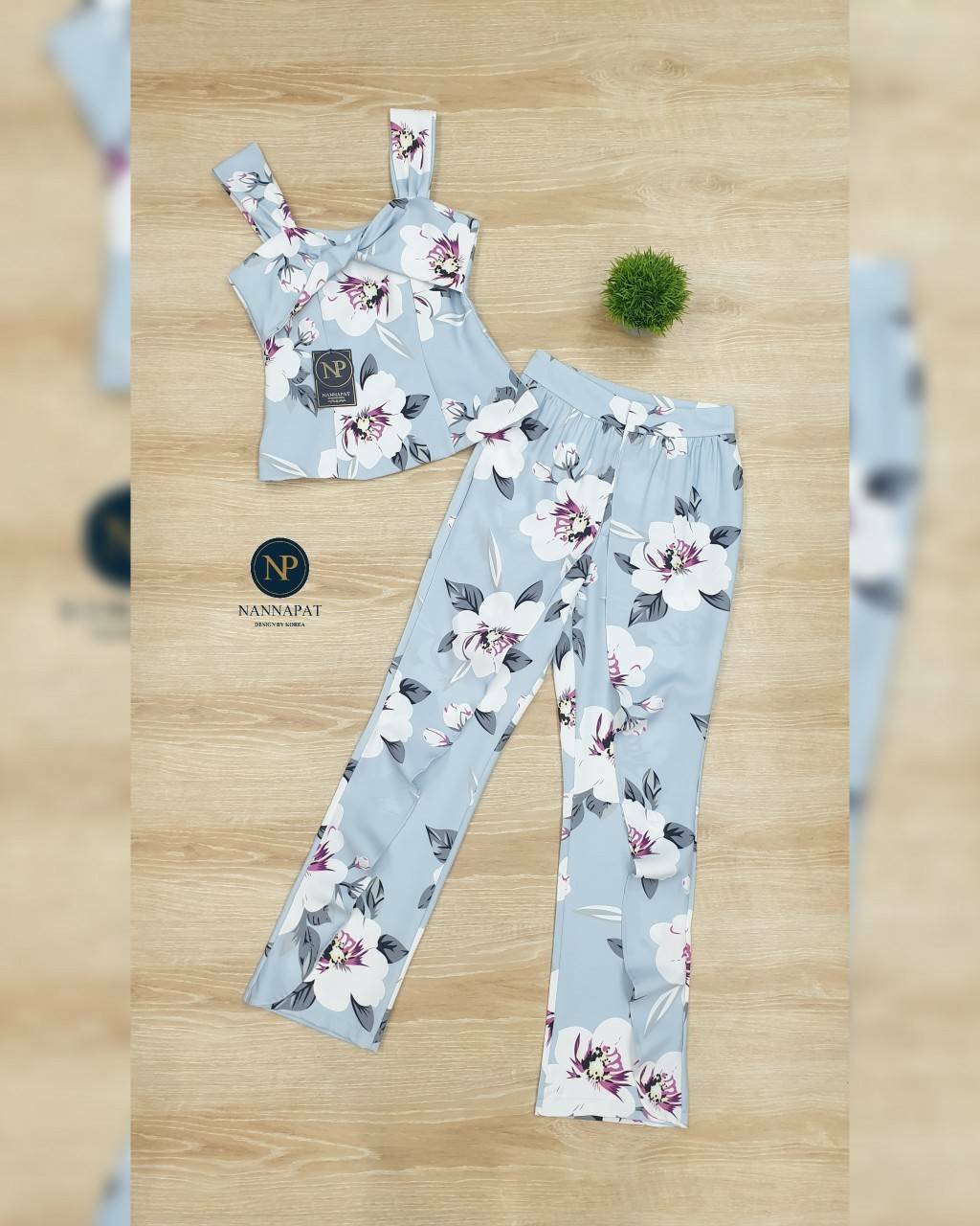 เสื้อซิปหลังมีฟองน้ำอก