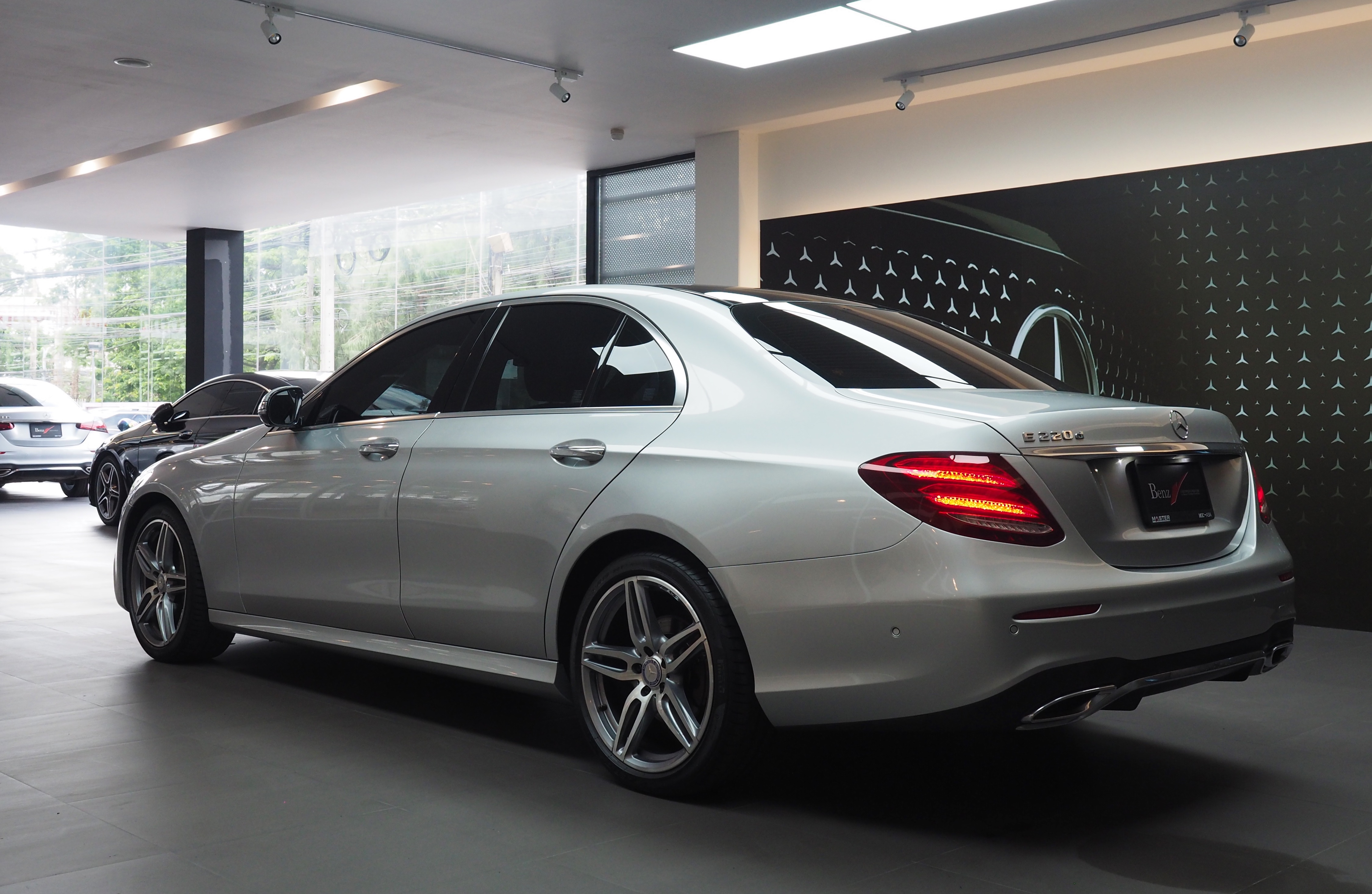 จองแล้ว E220d AMG Dynamic W213