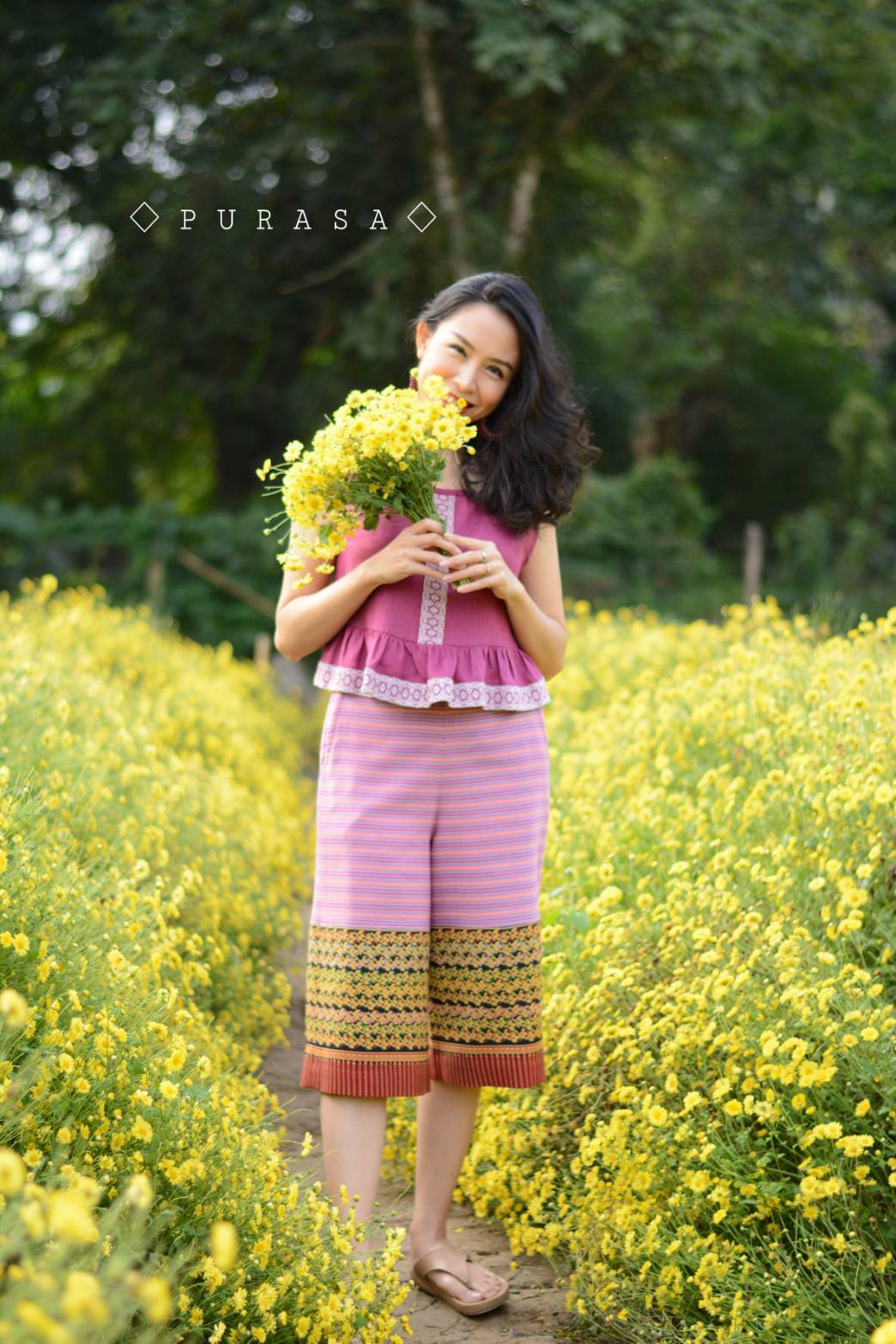 กางเกงตีนจก