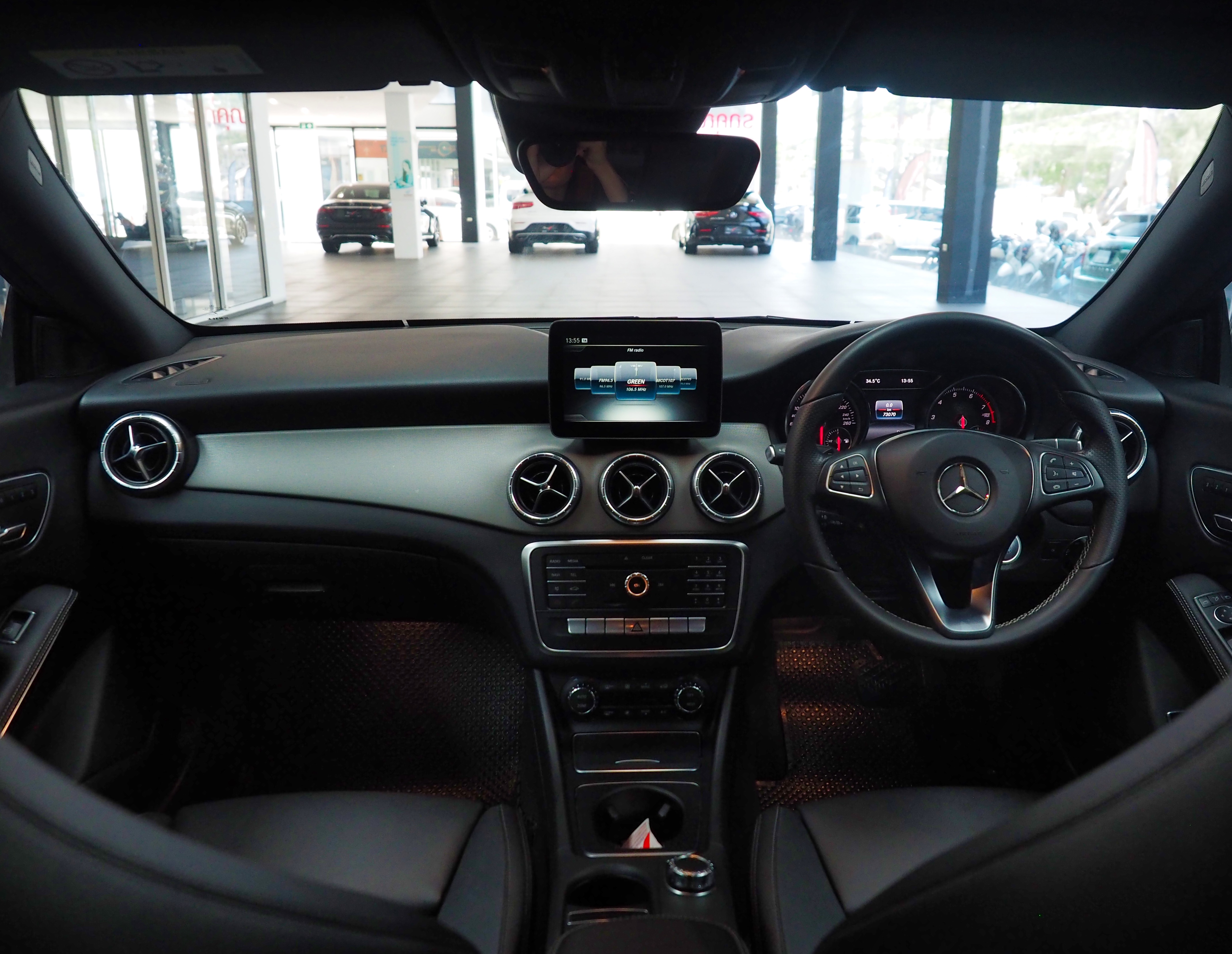 จองแล้ว CLA200 Urban W117