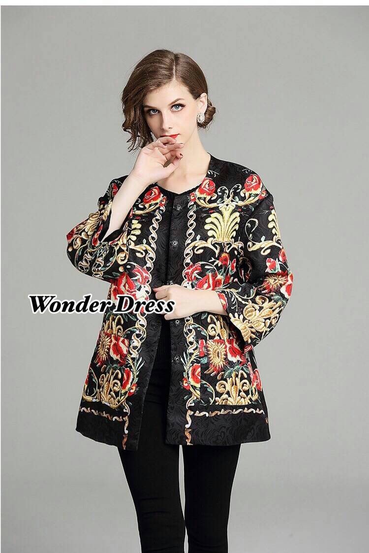 เสื้อคลุมลายเอกลักษณ์คอลเลคชั่นใหม่