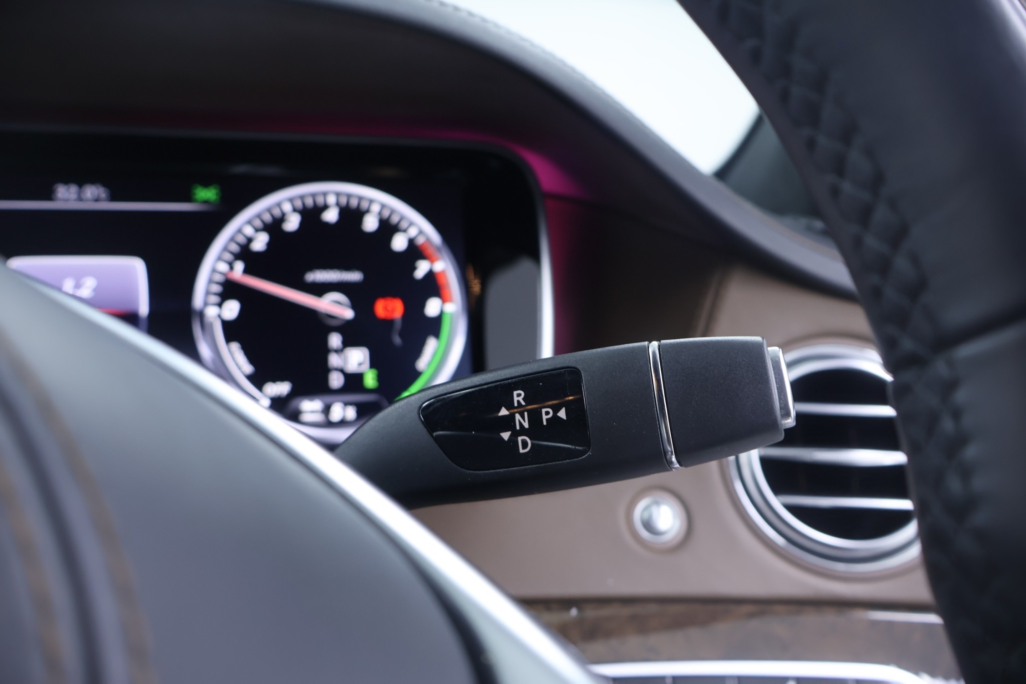 จองแล้ว S500e AMG Premium W222