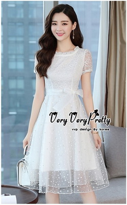 เดรสผ้ามุ้งสวยหรูปักหมุดสไตล์เจ้าหญิง