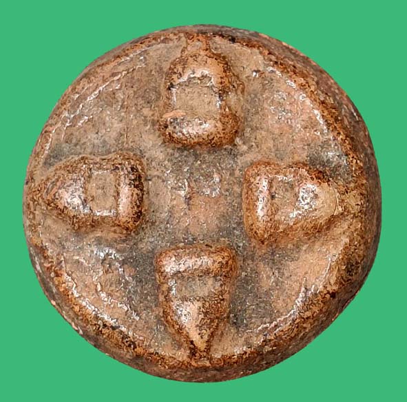 พระปิดตาสี่ทิศหลังเรียบกำแพงเพชร