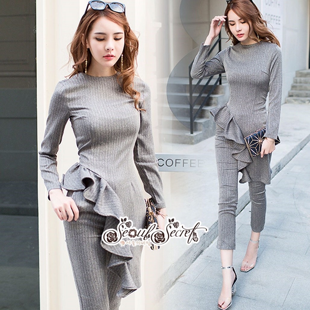 ผ้าคอตตอนทอลายริ้วทั้งตัวนะคะ สวยหรูด้วยโทนสีควันบุหรี่